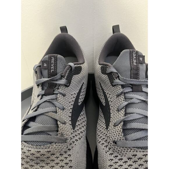 Athletic_Shoes